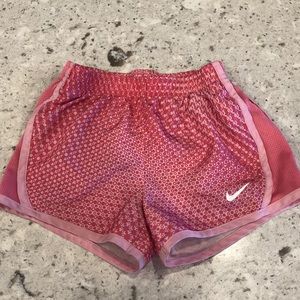 Girls Nike dri-fit shorts 4/5 bubblegum and pink